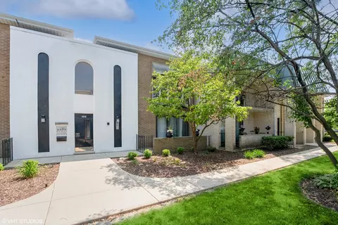 9815 S Keeler Ave #2D, Oak Lawn, IL 60453