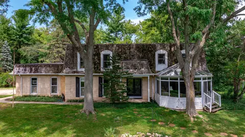 11 Old Coach Dr, South Barrington, IL 60010
