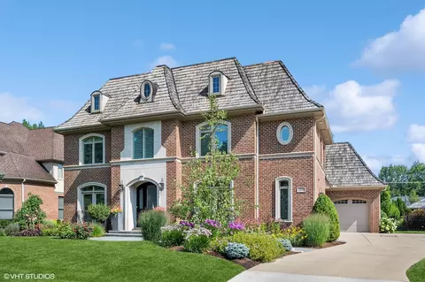 2316 Bellevue Pl, Northbrook, IL 60062