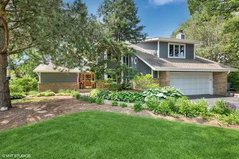 2 Winding Branch Rd, Hawthorn Woods, IL 60047