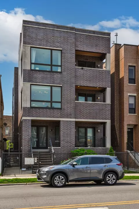 1543 W Diversey Pkwy #2, Chicago, IL 60614