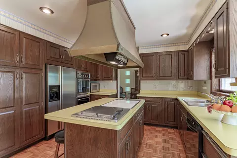 620 E Greenview Rd, Itasca, IL 60143 photo 14