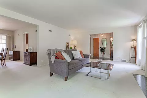 620 E Greenview Rd, Itasca, IL 60143 photo 7
