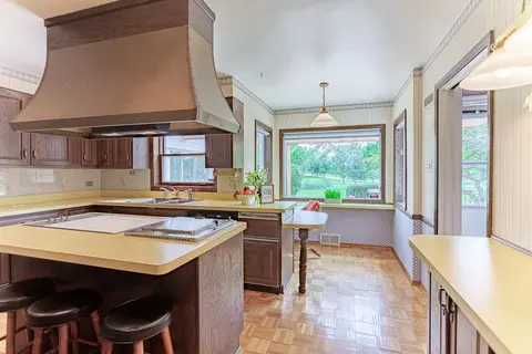 620 E Greenview Rd, Itasca, IL 60143 photo 13