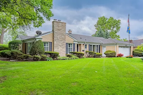 620 E Greenview Rd, Itasca, IL 60143 photo 3