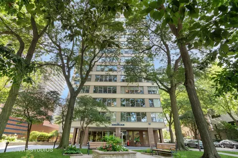 2970 N Lake Shore Dr #19E, Chicago, IL 60657