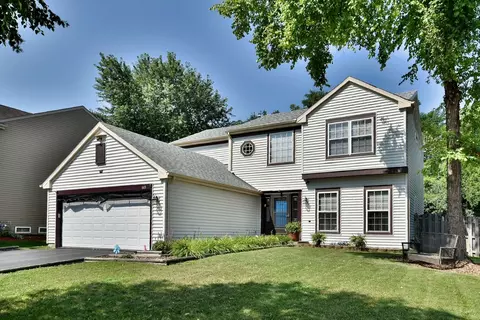643 Anderson Dr, Lake In The Hills, IL 60156