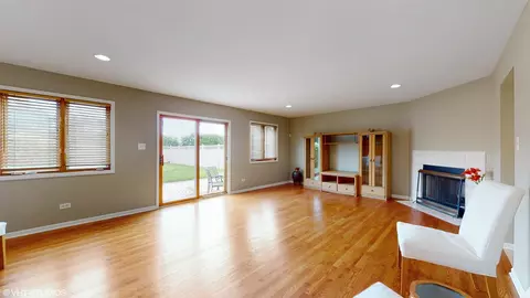 1034 E 90th St, Chicago, IL 60619 photo 15