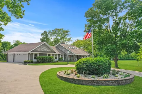 17152 S Lily Cache Rd, Plainfield, IL 60586