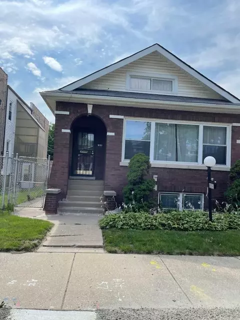 8352 S Luella Ave, Chicago, IL 60617