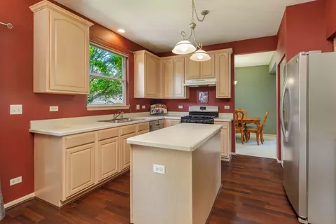 11654 S Olympic Dr, Plainfield, IL 60585 photo 5