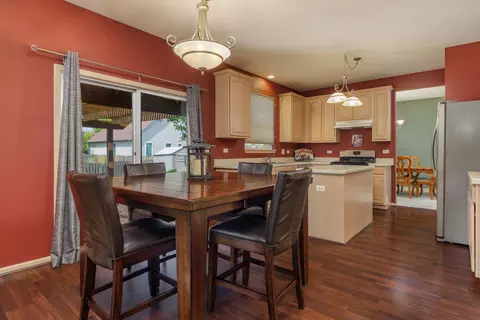 11654 S Olympic Dr, Plainfield, IL 60585 photo 4