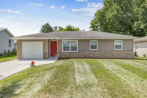 123 Liberty Blvd, Machesney Park, IL 61115