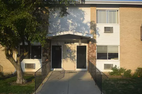 8908 Steven Dr #1H, Des Plaines, IL 60016