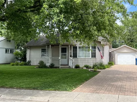 751 Meadow Ct, Bradley, IL 60915
