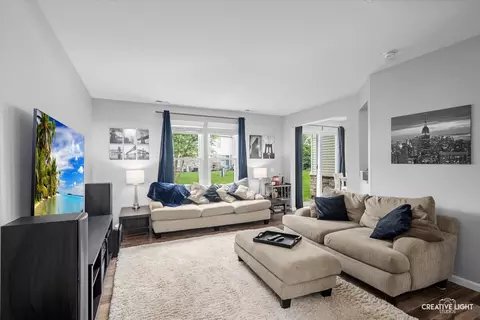 24904 Franklin Ln, Plainfield, IL 60585 photo 2
