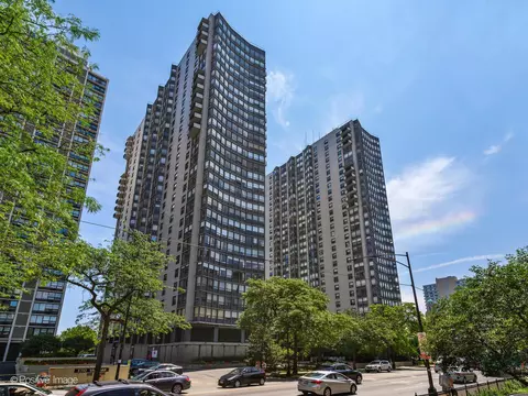 5701 N Sheridan Rd #23M, Chicago, IL 60660