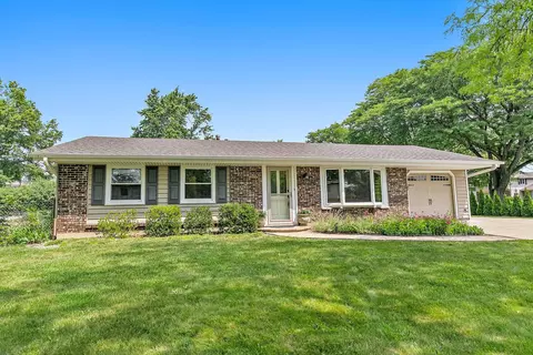 816 Georgean Ln, Schaumburg, IL 60193