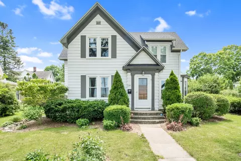 120 Elm St, Sycamore, IL 60178