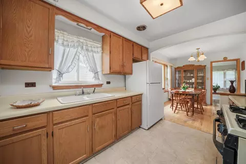 560 Selborne Rd, Riverside, IL 60546 photo 10