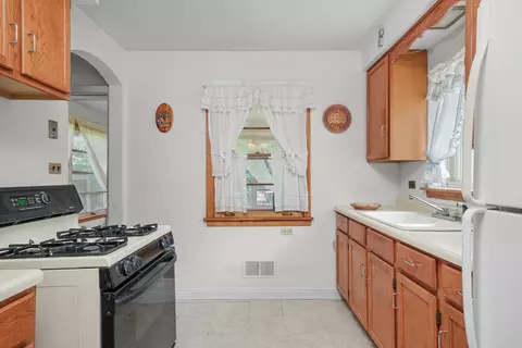 560 Selborne Rd, Riverside, IL 60546 photo 7