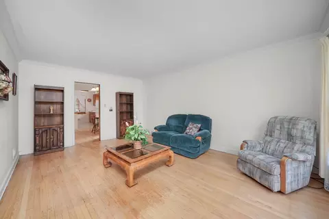560 Selborne Rd, Riverside, IL 60546 photo 2
