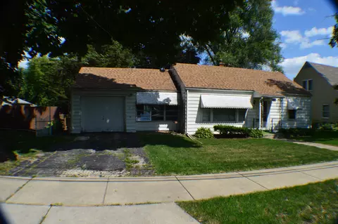 341 Wilcox Ave, Elgin, IL 60123