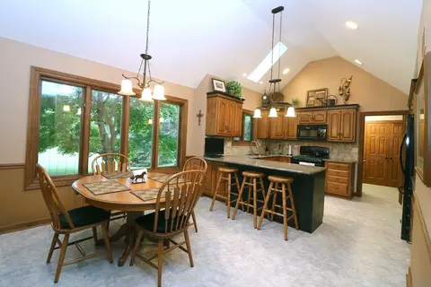 12 N290 Jackson Dr, Elgin, IL 60124 photo 6