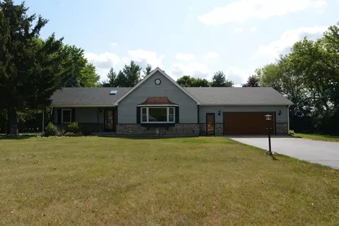 8104 Penny Ln, Richmond, IL 60071
