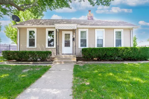 829 Sanger St, Ottawa, IL 61350