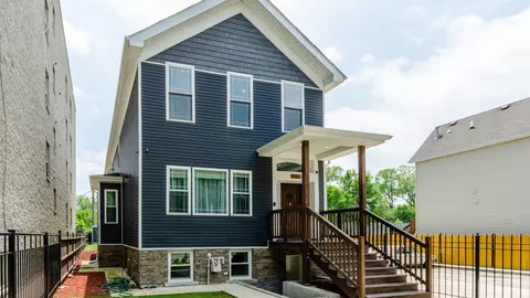737 E 40th St, Chicago, IL 60653 photo 1
