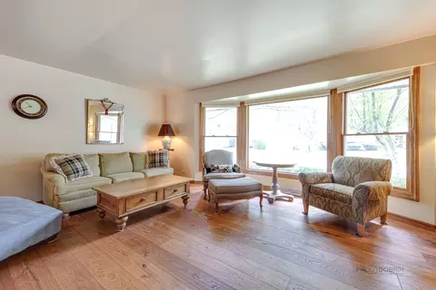 4150 Ohare Dr, Hoffman Estates, IL 60192 photo 8
