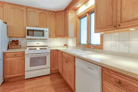 4150 Ohare Dr, Hoffman Estates, IL 60192 photo 11