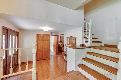 4150 Ohare Dr, Hoffman Estates, IL 60192 photo 6