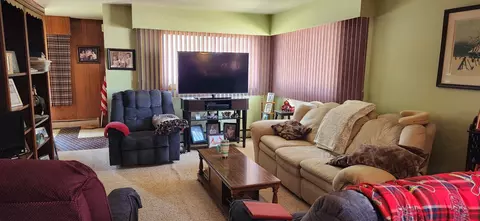 327 E 1st St, Oglesby, IL 61348 photo 7