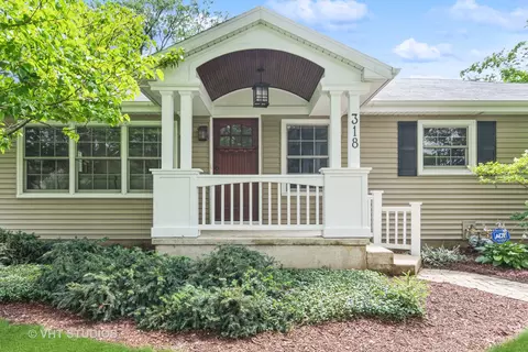 318 Pershing Ave, Wheaton, IL 60189 photo 2