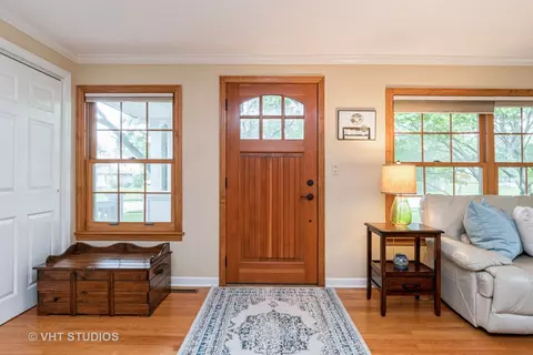 318 Pershing Ave, Wheaton, IL 60189 photo 4