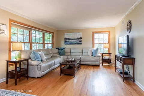 318 Pershing Ave, Wheaton, IL 60189 photo 5