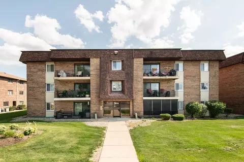 8916 W 140th St #104, Orland Park, IL 60462