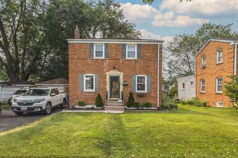 414 N Main St, Mount Prospect, IL 60056