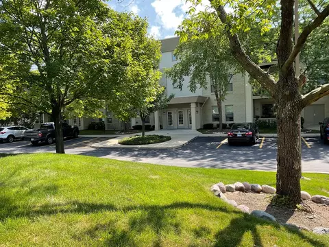 34451 N Old Walnut Cir #2-307, Gurnee, IL 60031