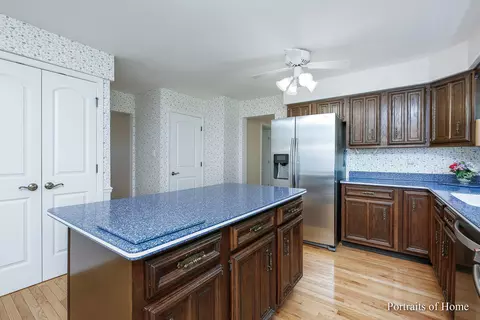 1107 Sara Ln, Naperville, IL 60565 photo 9