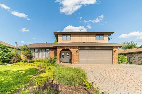 13777 Logan Dr, Orland Park, IL 60467