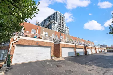 51 W 15th St #A2, Chicago, IL 60605