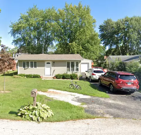 271 Bridgewood Dr, Antioch, IL 60002