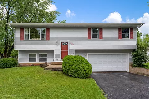 353 Dorset Ct, Park City, IL 60085