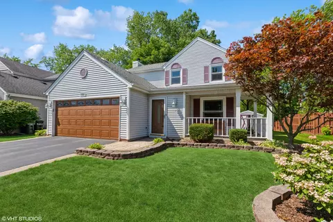 2591 Brunswick Cir, Woodridge, IL 60517