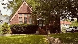 4 Harwood Pl, Bloomington, IL 61701