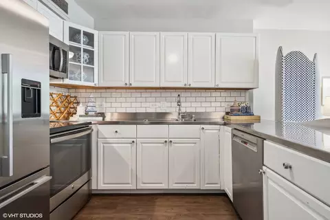 30 Elm St #5C, Chicago, IL 60611 photo 5