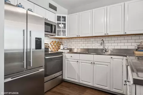 30 Elm St #5C, Chicago, IL 60611 photo 4